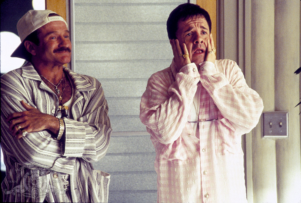 Still of Robin Williams and Nathan Lane in THE BIRDCAGE (1996)