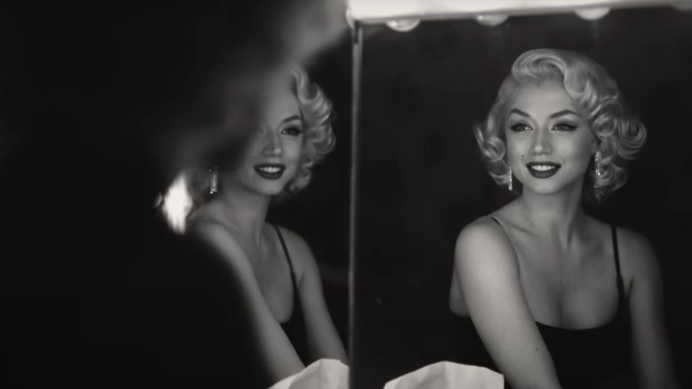 Still of Ana de Armas as Marilyn Monroe in BLONDE (2022)