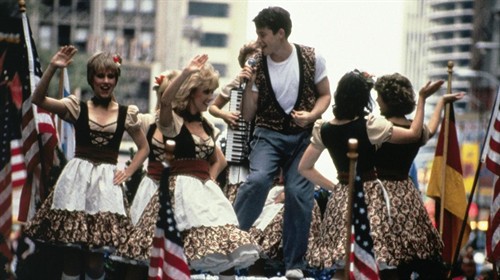 behind-the-scenes-ferris-bueller-parade-u1_thumb.jpg
